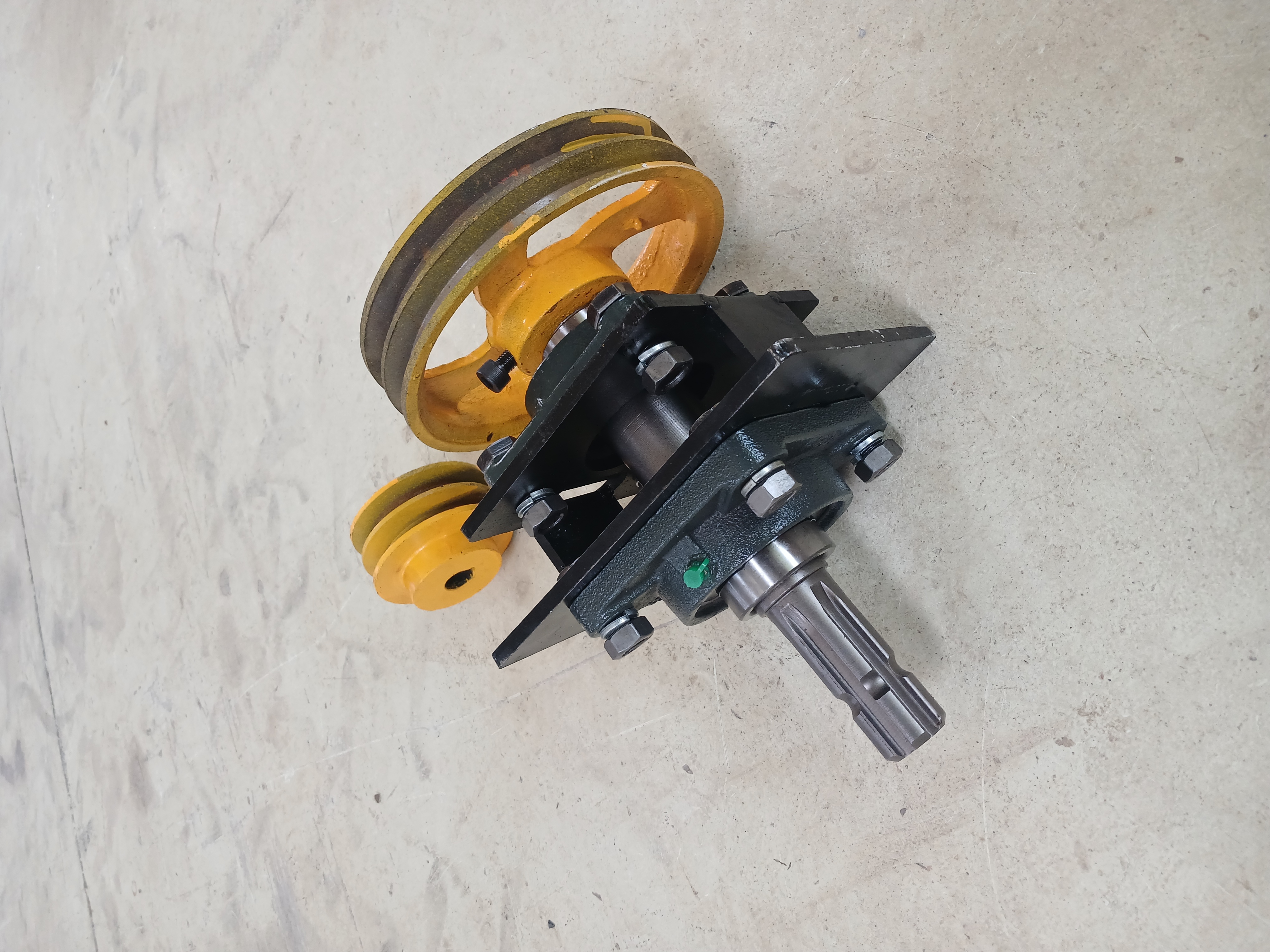 Trục pto 2puly 2gối bi và 1 thân thép giữa đủ bulong