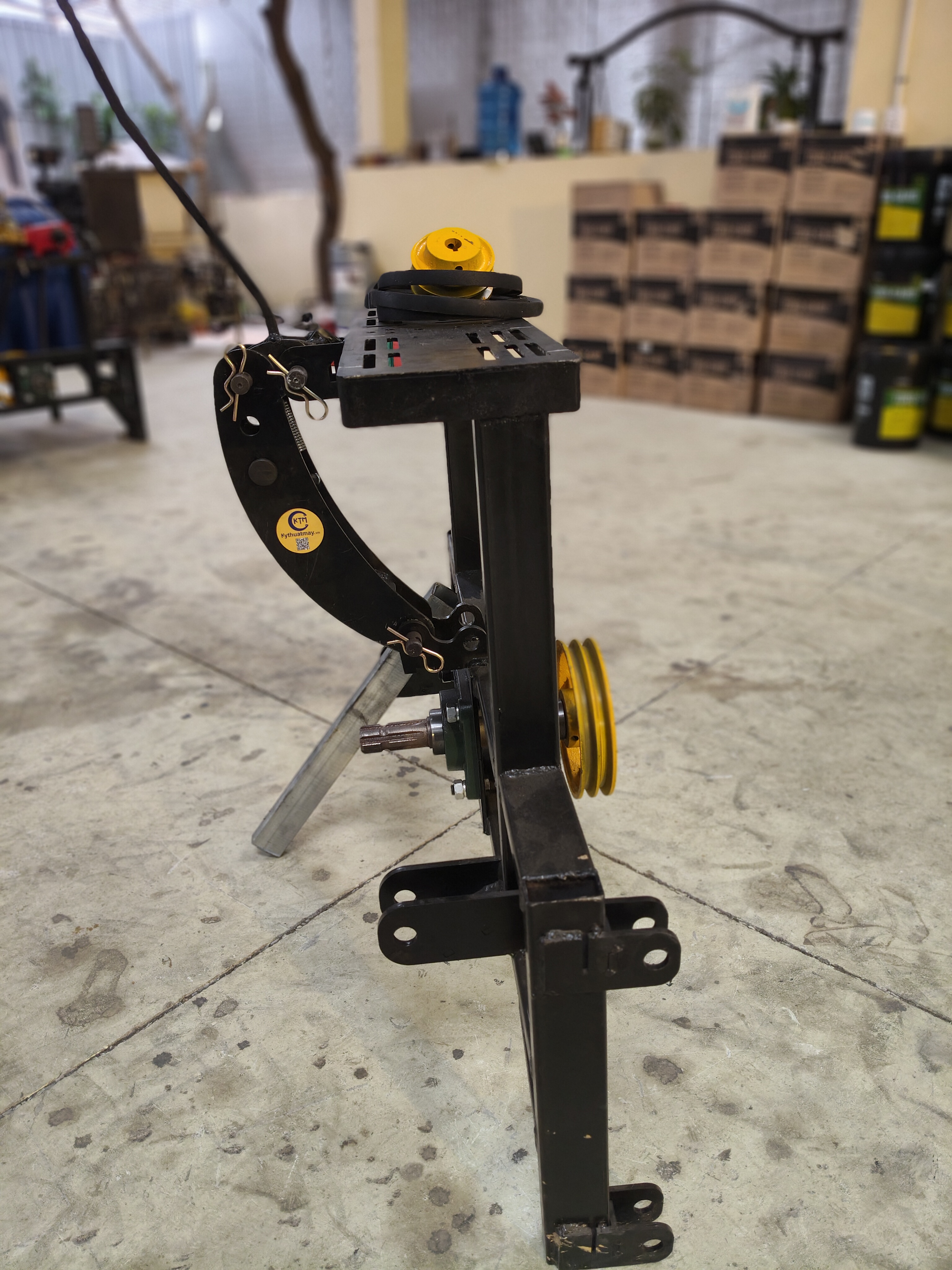 Sàn đa năng có móc lật